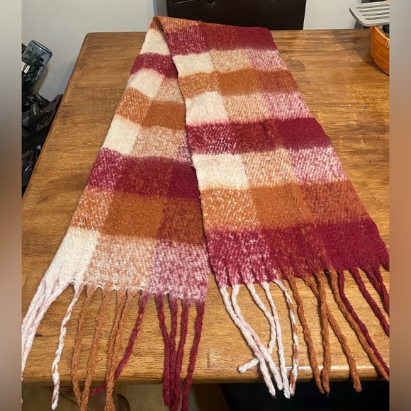 Fall Colored Scarf - Picture 4 of 4